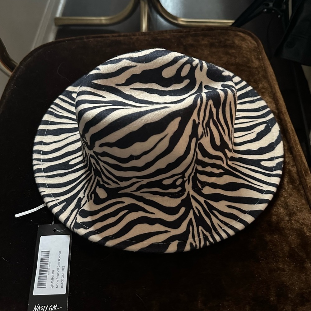 Nasty gal hat with tags! emily ratajkowski collab